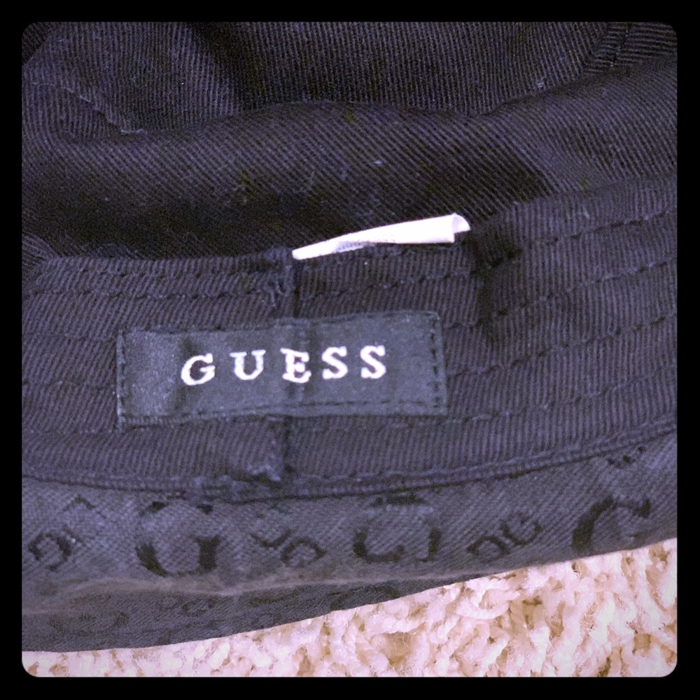 GUESS Hat. Black